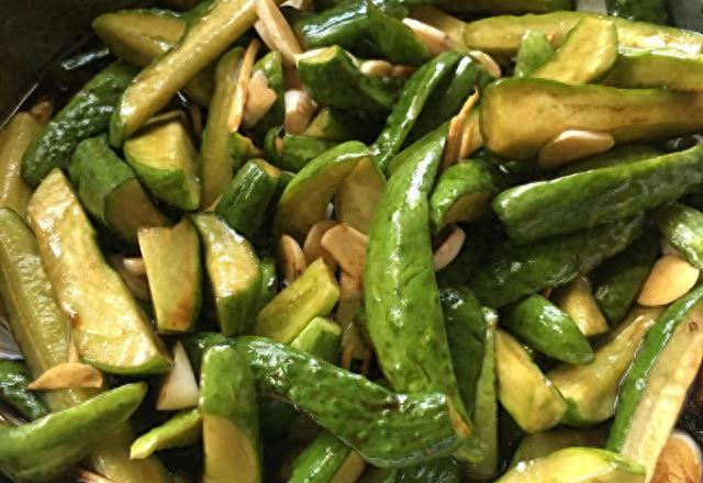 秘制脆爽腌黄瓜｜一夜入味，咸鲜不艮啾，配粥下饭神器！