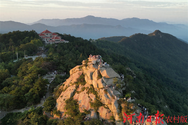 鸡公山风景区：暑期清凉引客来 文旅融合促发展