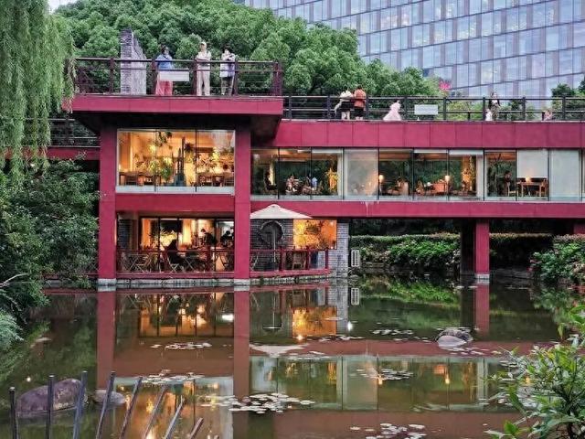 上海市中心又一公园将24小时开放！坐落于外滩和城隍庙之间，宝藏机位藏不住了