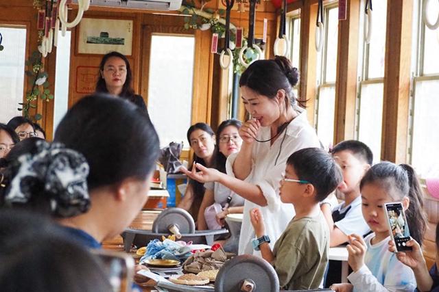 东城区文化馆永外分馆暑期系列活动火热进行，多元文化盛宴惠及千余居民