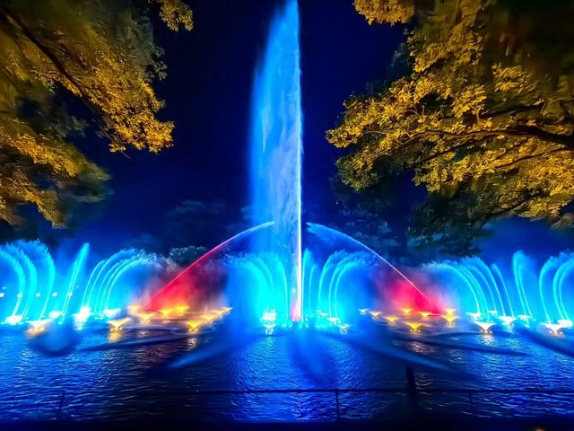 “好运莲莲 千山奇妙夜”水幕光影夜游活动盛大启幕！
