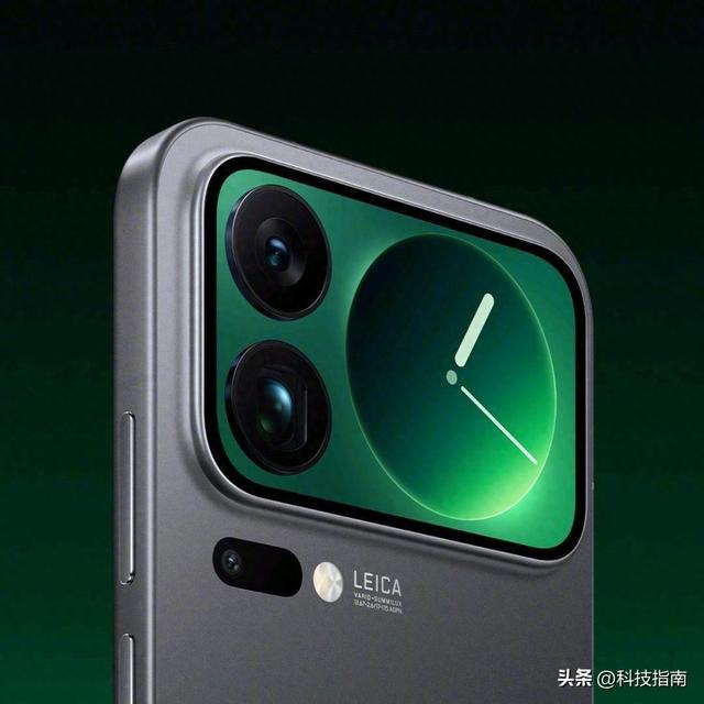 小米17 Pro贵在哪？背屏不是关键，跳过16的背后，是场符号战