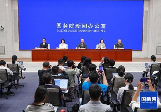 广西壮族自治区副主席卢新宁：“A超”已吸引3300多支参赛队伍，能识别榴莲成熟度的水果AI大模型已在测试