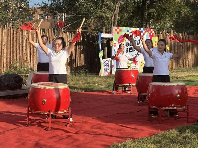 米东区：百姓大舞台走进水上露营地 视听盛宴点亮璀璨夏夜