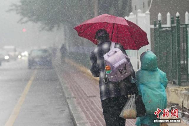 “哈亚雪”旅游线迎初雪 黑龙江冰雪季盼客来