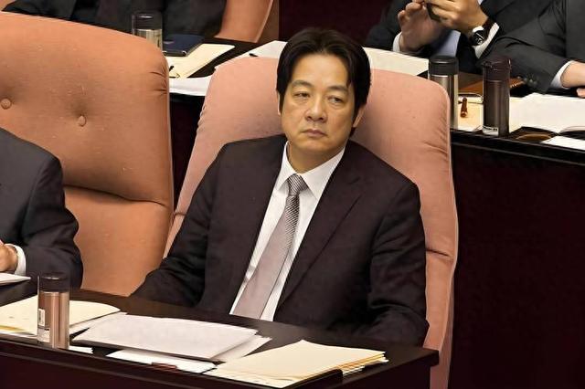 历史性一幕：赖清德扛不住，罕见认错，特朗普沉默，大陆早猜到了