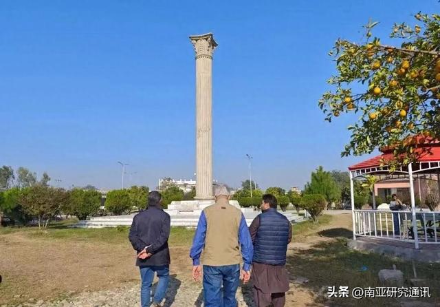 亲历 | 在巴基斯坦洪德渡口坐上漏水的船，重走玄奘取经路…