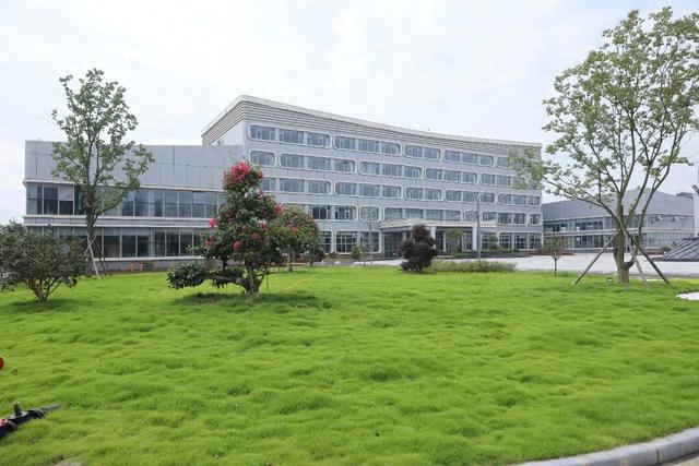 罗平：工厂“蝶变”书写特色城市更新答卷