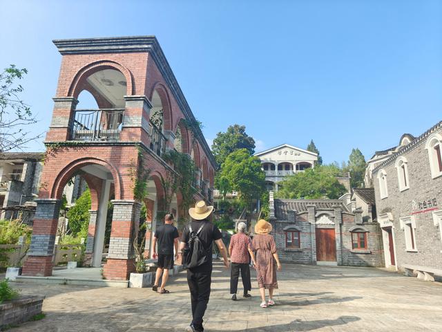 天台县山头郑村，风摇松叶南山秀，猎弹将军依依留