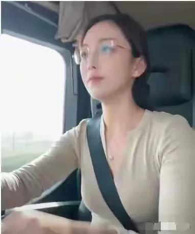 帮过无数卡友，却救不了自己！网红女司机永远停在新疆风雪中…