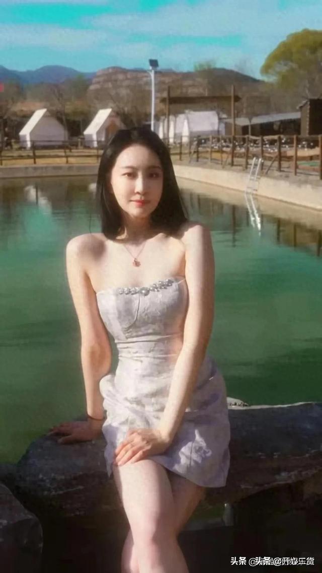 她不愿意被潜规则，出道20年零绯闻，典型的戏红人不红