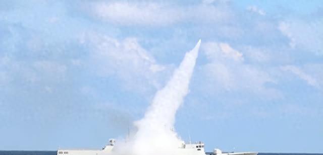 为了给日本撑腰，菲律宾的飞机闯入我国领空，不料掉进了天罗地网