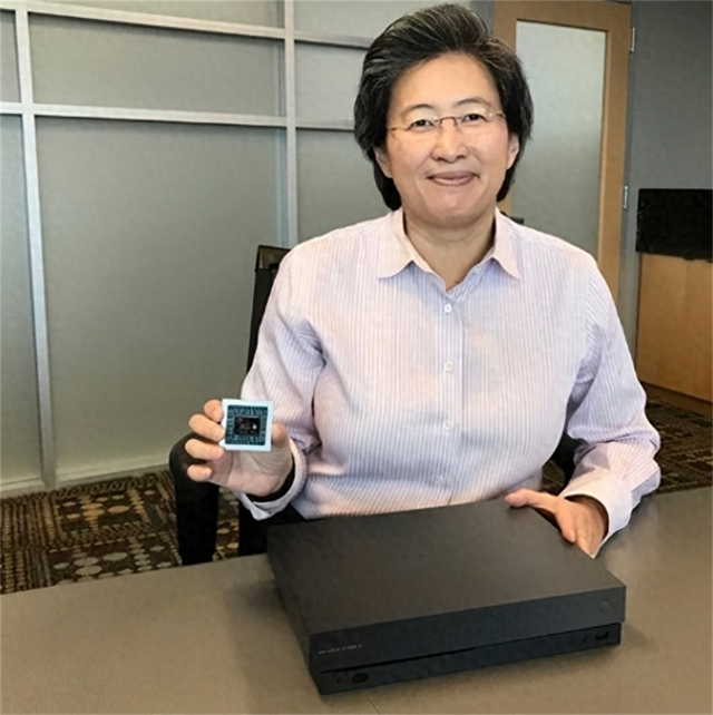她是美科学院院长，担任美尖端芯片公司CEO，却顶风为中国造芯片