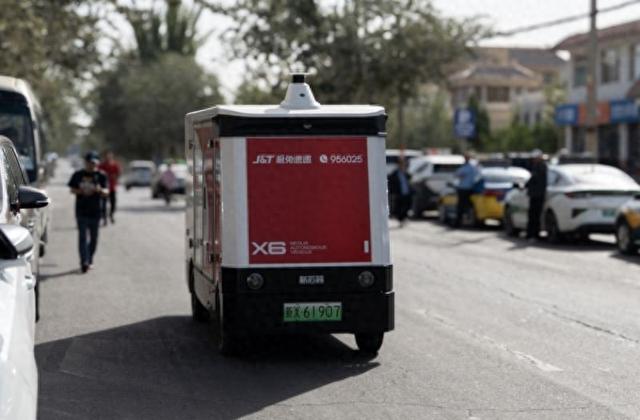 戈壁上的快递革命：无人车拆解成本难题，极兔解锁西北市场新打法