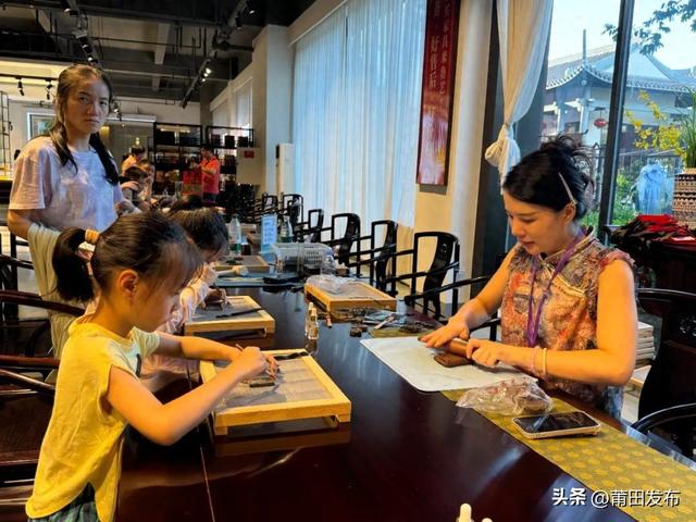 烟火气太浓了！这个必逛的沉香集市
