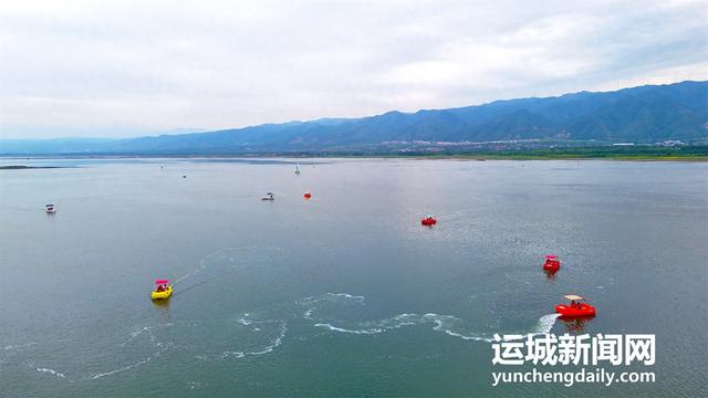 运城盐池：游船穿梭 尽显生态之美