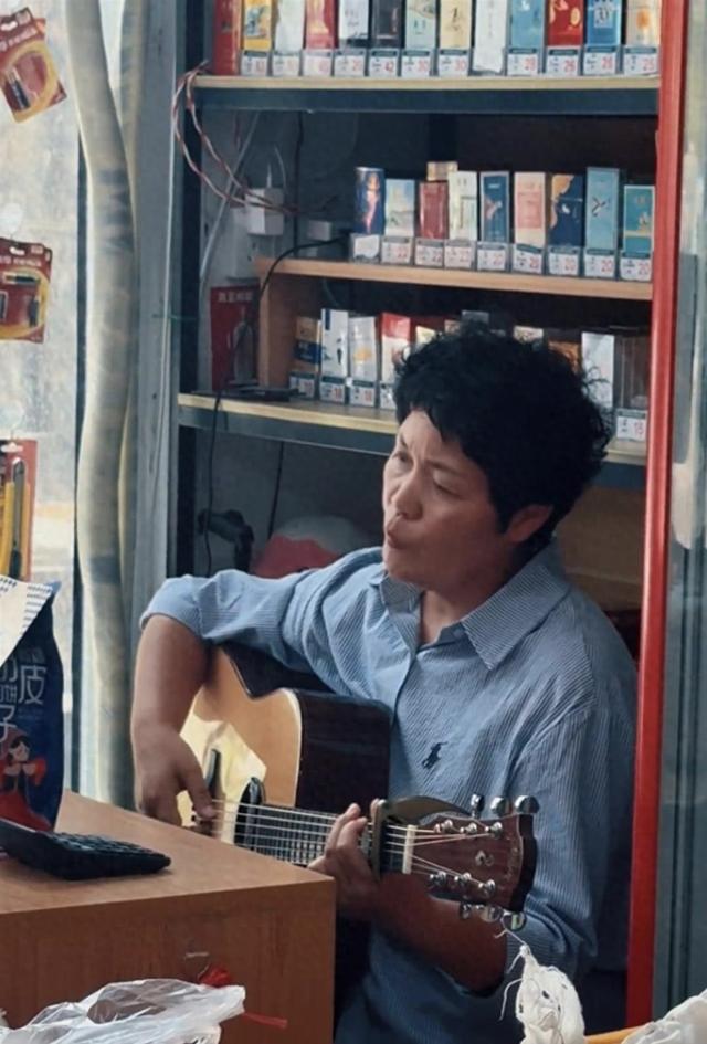 糖糖的超市攻略（超市里的吉他声生活再忙）