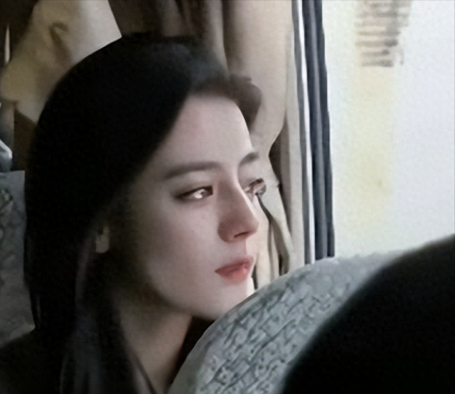 钱再多有什么用！33岁迪丽热巴健康出现问题	，引得网友怒斥工作室