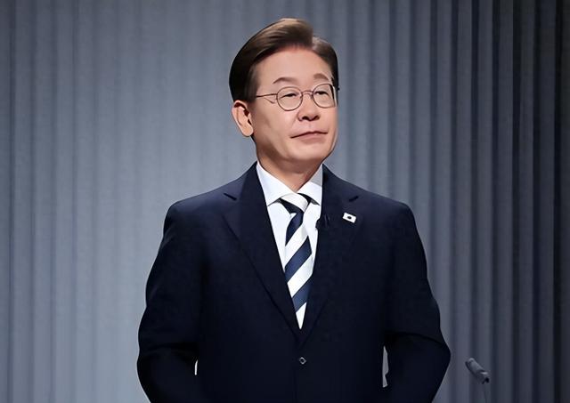 韩国总统不装了？见完特朗普后，李在明明确表态：韩国已无法推行 “安美经中” 策略，中方火速发声提醒