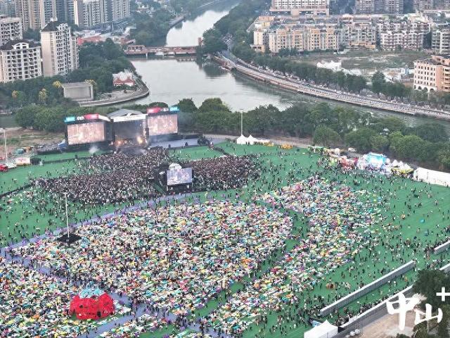 中山草莓音乐节燃爆全场！散场别急着走，还有惊喜等你→