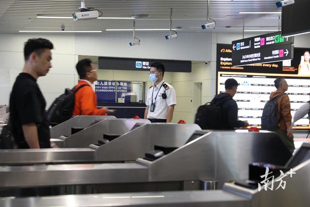 暑运广州白云机场口岸进出境人员超300万人次，同比增长14%
