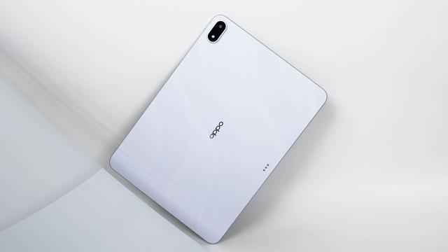 OPPO Pad 5 幸运紫：流光丝绸质感拉满，轻薄机身尽显时尚随性