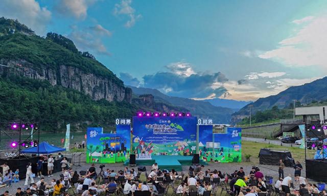 重庆举办中外青少年共护绿水青山南川行公益活动