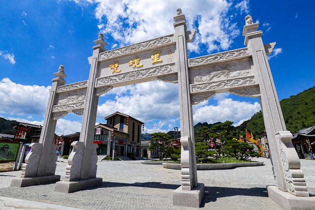 五台山梵境里文旅小镇开园 开启五台山夜游新体验
