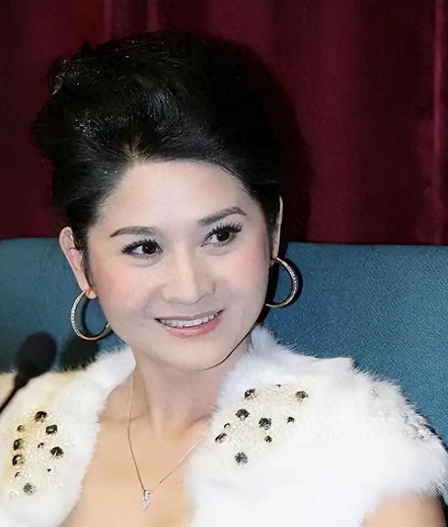 陪睡陪玩只是冰山一角，明星曝出的圈中内幕，一个比一个荒唐
