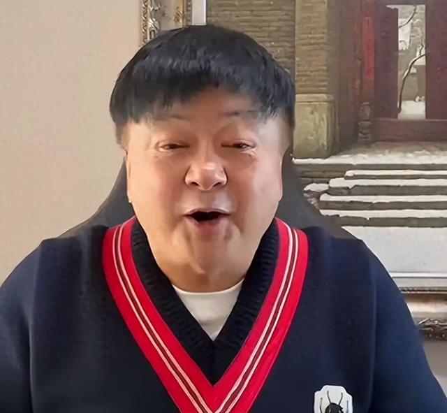 游客试戴收费5元被拍上网！景区急着道歉，文旅“玻璃心”咋破