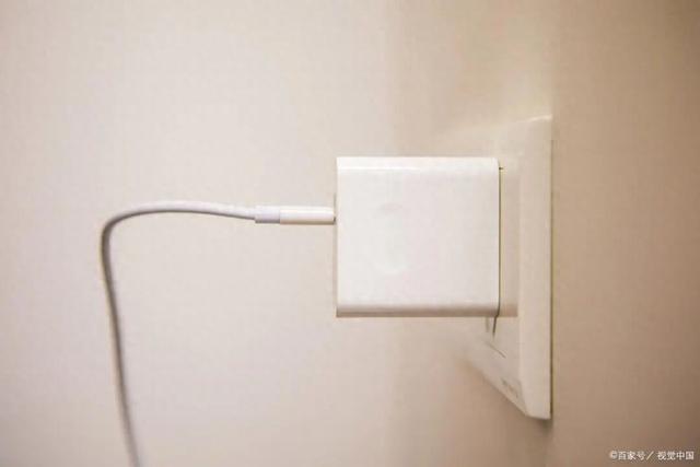 苹果充电头一定要原装的吗？原来很多人都做错了