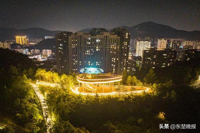 青龙山观景平台璀璨亮相 黄石夜生活再添好去处