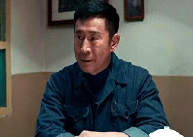 《依依向北风》直到白玉飞下跪忏悔，盛雪竹才知，父亲对她有隐瞒