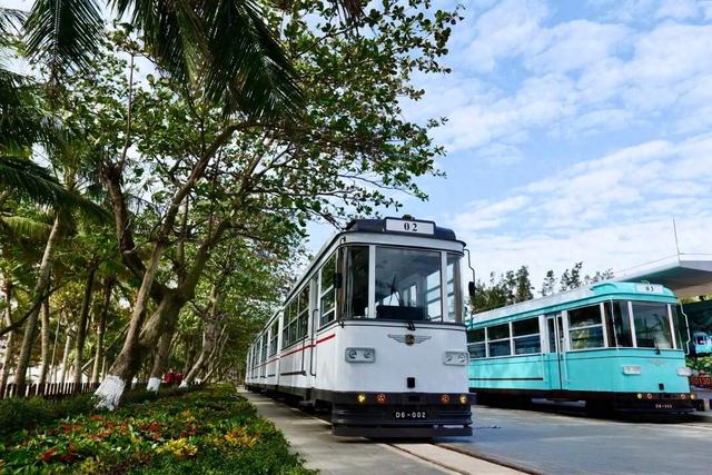 “呜呜—”中国第一滩观光小火车运营“发车啦”！