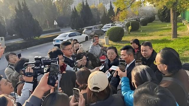 山西狗咬人血案再曝细节：剔骨刀上无死者DNA，真相更扑朔迷离