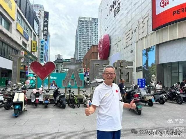 滔滔商海潮头立 灿灿香街画卷开一一走进沈阳百年"太原街"