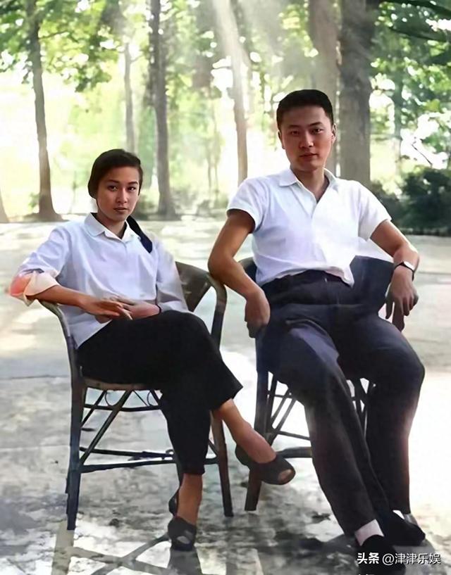 1975年陈毅之子陈小鲁粟裕女儿粟惠宁新婚不久 在庐山度蜜月时留影