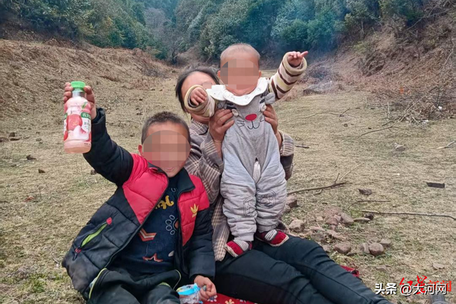 云南7岁哥哥和2岁妹妹遭蜂群蜇伤身亡，两人被蜇上千次，养蜂人：道歉没用，我也是受害者