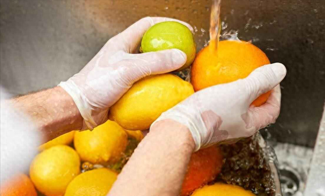 柠檬茶怎么做最简单方法（泡柠檬水）