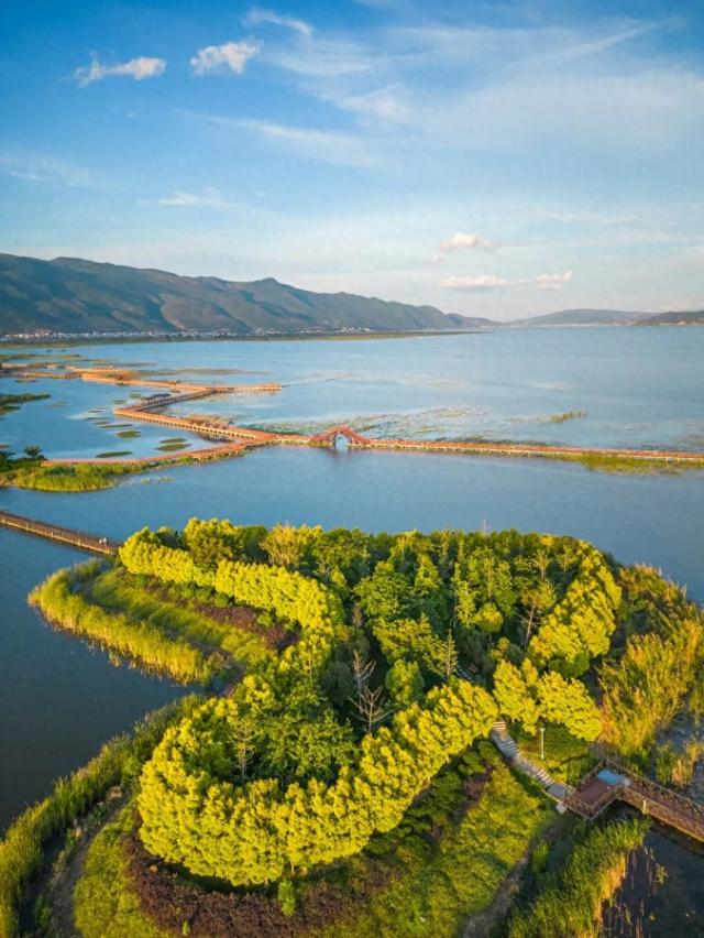【早安云南·云游】漫游异龙湖，赴一场山水之约