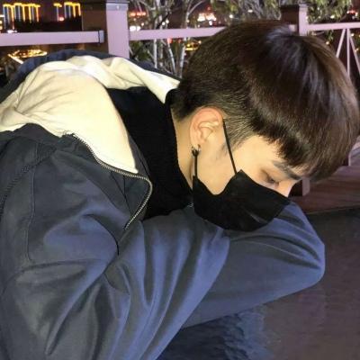 分手后的网名女生伤感（转角离开分手后的网名男生走出爱情的痛苦）