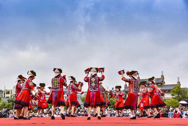 镇宁:1-9月游客接待人次超470万,“甜蜜镇宁”加速“流量”变“留量”