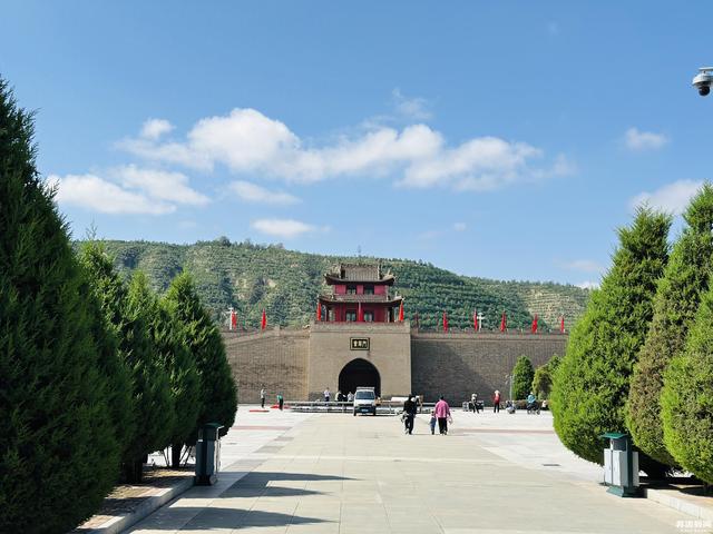 走进红色会宁，重温长征精神