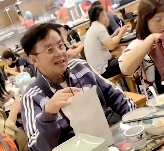 王者荣耀茶餐厅（​​野生捕获谭咏麟太容易香港街头像邻家阿伯）