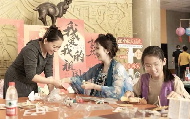 哈密“全域热恋”：中秋国庆揽客超百万