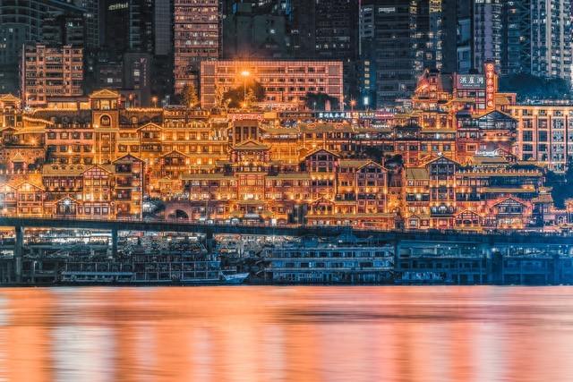 重庆附近有什么好玩的地方推荐（去重庆有啥好玩的地方推荐）