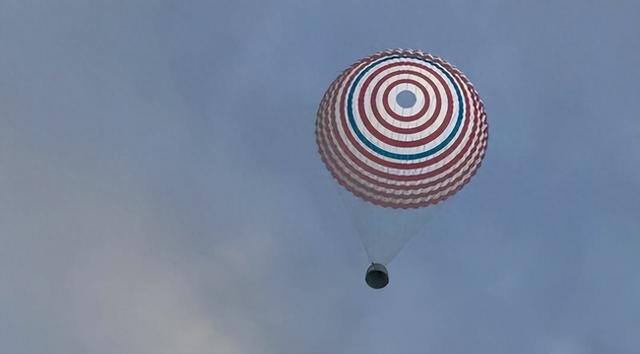 1580米误差竟然叫超精准？神舟十五号成功降落，技术难度有多大？