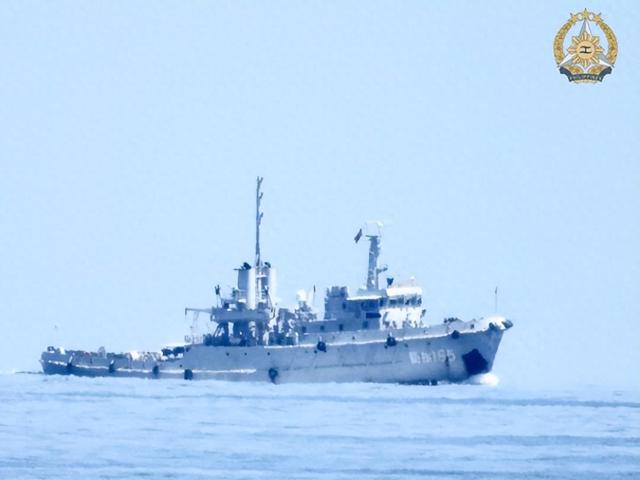 解放军拖船已就位，仁爱礁的事真闹大了，美国果然打起了退堂鼓