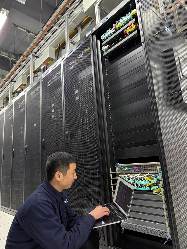 中国电信中部智算中心：PUE下降0.06，一年节省电费49.8万元，减少碳排放565吨