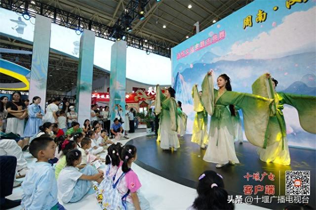 房县西关印象惊艳2025中国文化旅游产业博览会 诗意古街引全国瞩目